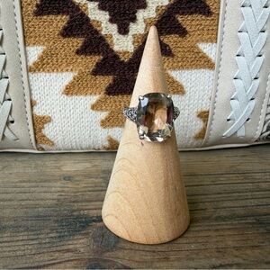 Large gemstone and filigree ring sterling sz 7.5